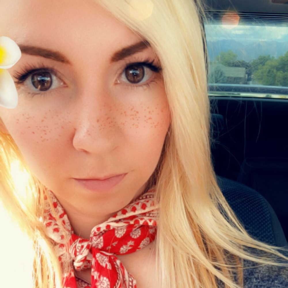 Meet your Posher, Nicole